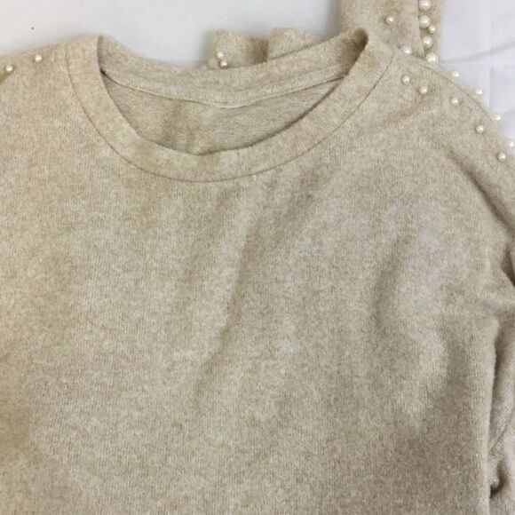 Soft Beige Sweater with Pearls - Picture 6 of 8